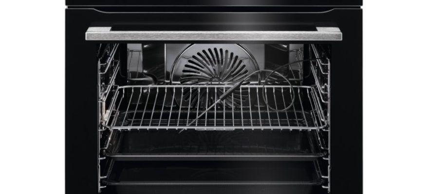 AEG multifunktsionaalne integreeritav SousVide auruahi BSK792320M SteamPro