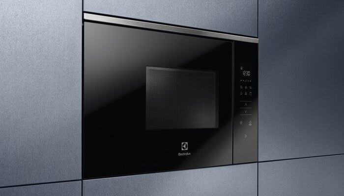 Electrolux integreeritav must mikrolaineahi KMFE172TEX