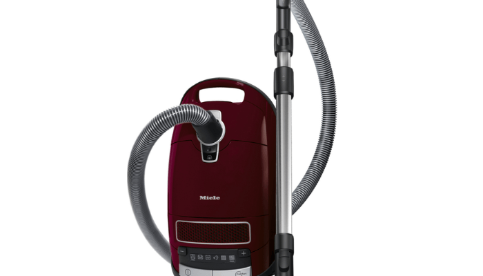 Miele Complete C3 Põldmarjapunane C3 Cat & Dog 890W SGEF5