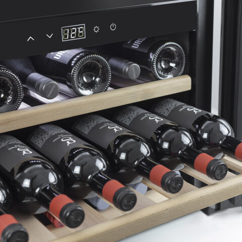 Caso WineSafe 18 pudelit must 46 cm kõrge veinikülmik