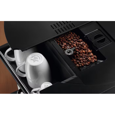 Electrolux integreeritav stiilne matt must kohvimasin EBC95T
