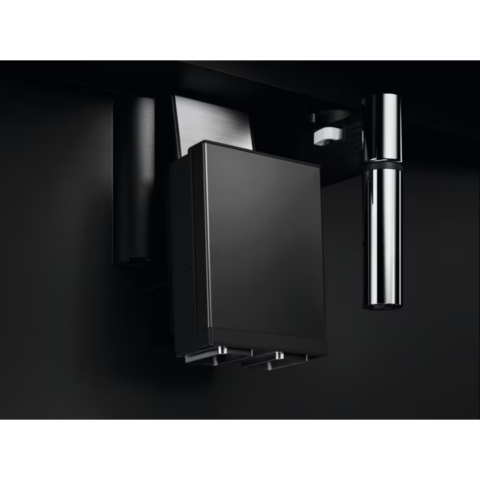 Electrolux integreeritav stiilne matt must kohvimasin EBC95T