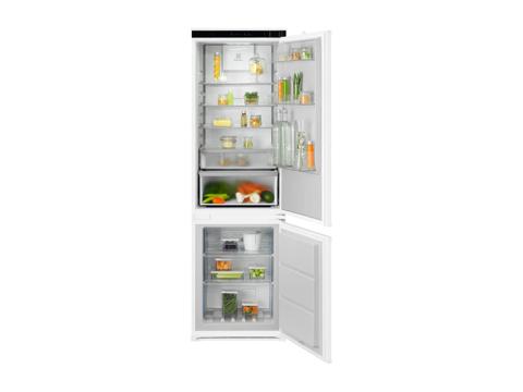 Electrolux ENACUSP8S terviklik külmik-sügavkülmik neutraalsel taustal