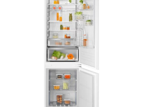 Electrolux E7CNAE19S 700 TwinTech No Frost integreeritav külmik-sügavkülmik 188 cm